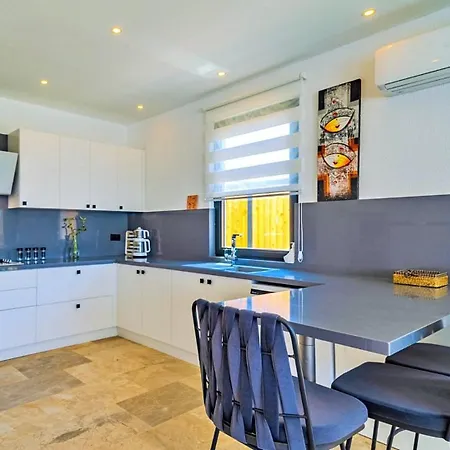 Akbel 3 Bedroom Βίλα *