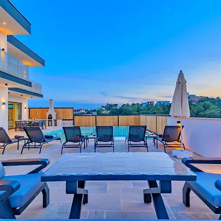 Akbel 3 Bedroom - 5921