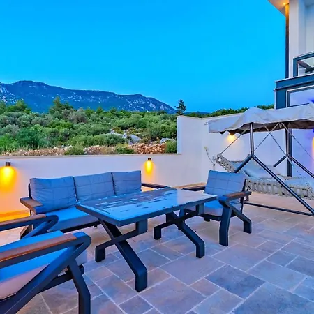 Villa Akbel 3 Bedroom